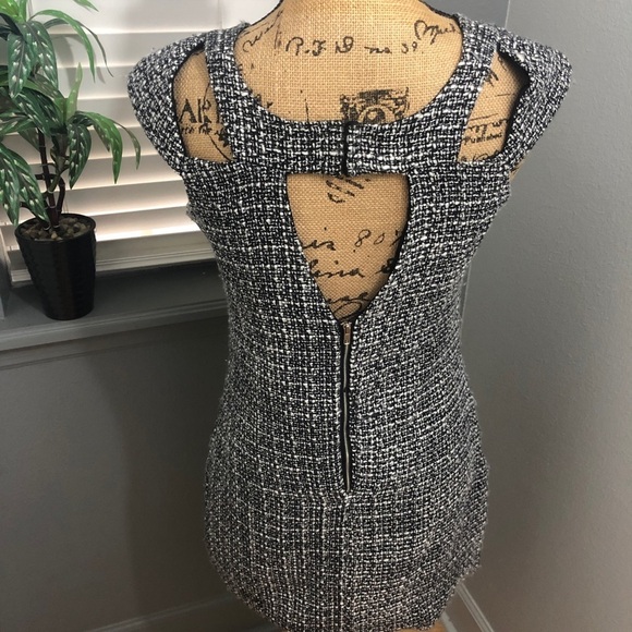 Beautiful black & white tweed Harper dress size medium 💕 - Picture 3 of 6